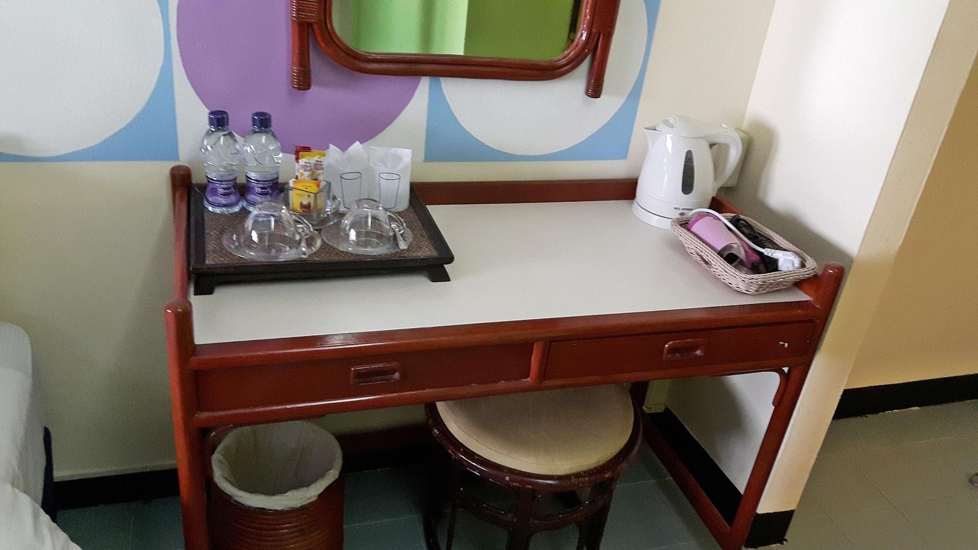 Sawasdee Sukhumvit Inn Бангкок Экстерьер фото
