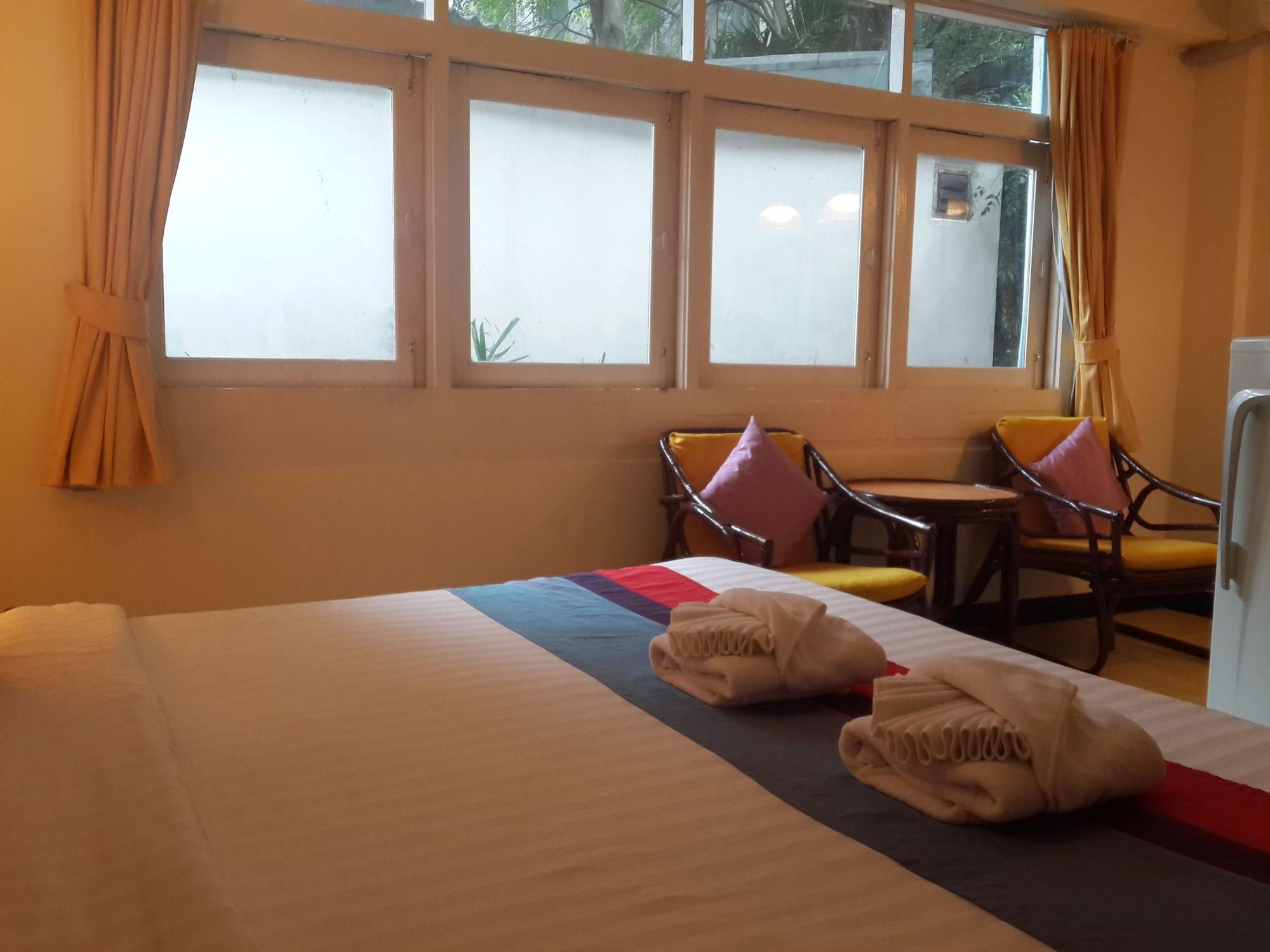 Sawasdee Sukhumvit Inn Бангкок Экстерьер фото